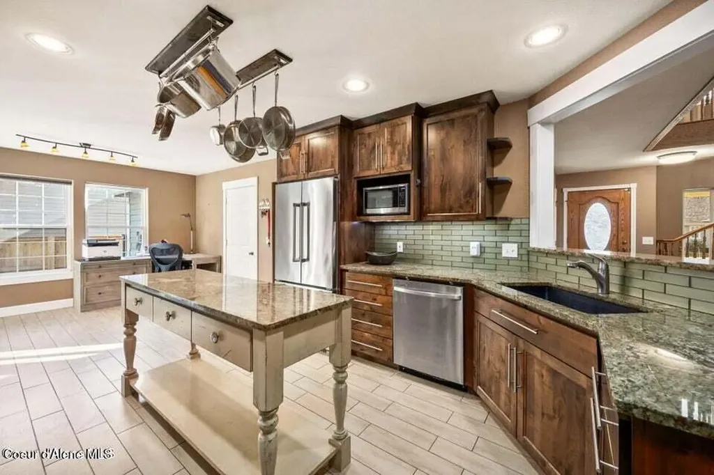 505 S Shore Pines Post Falls ID 83854