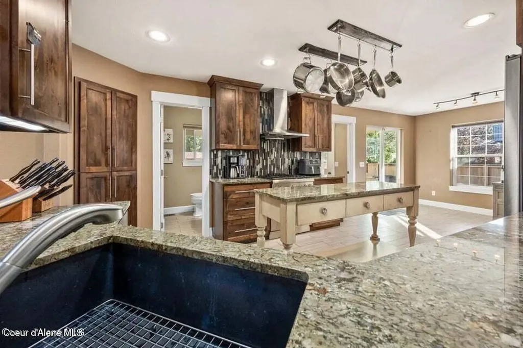 505 S Shore Pines Post Falls ID 83854