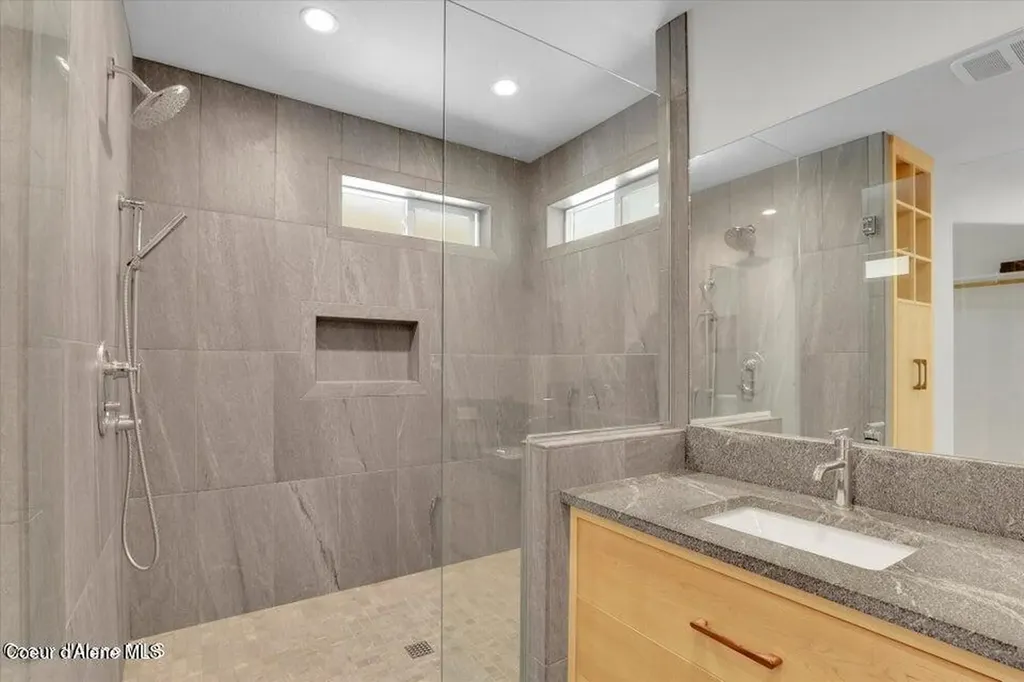 505 S Shore Pines Post Falls ID 83854