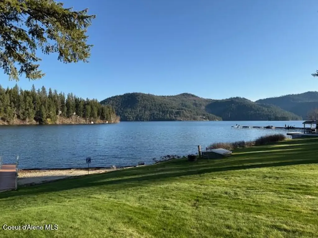 7562 W Spirit Lake Road Spirit Lake ID 83869