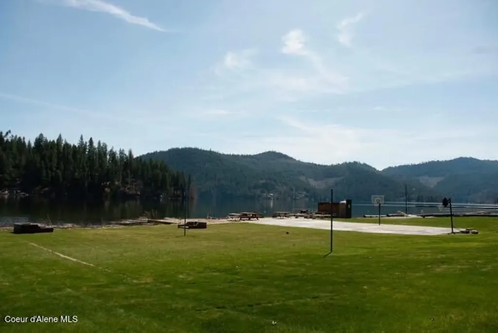 7562 W Spirit Lake Road Spirit Lake ID 83869