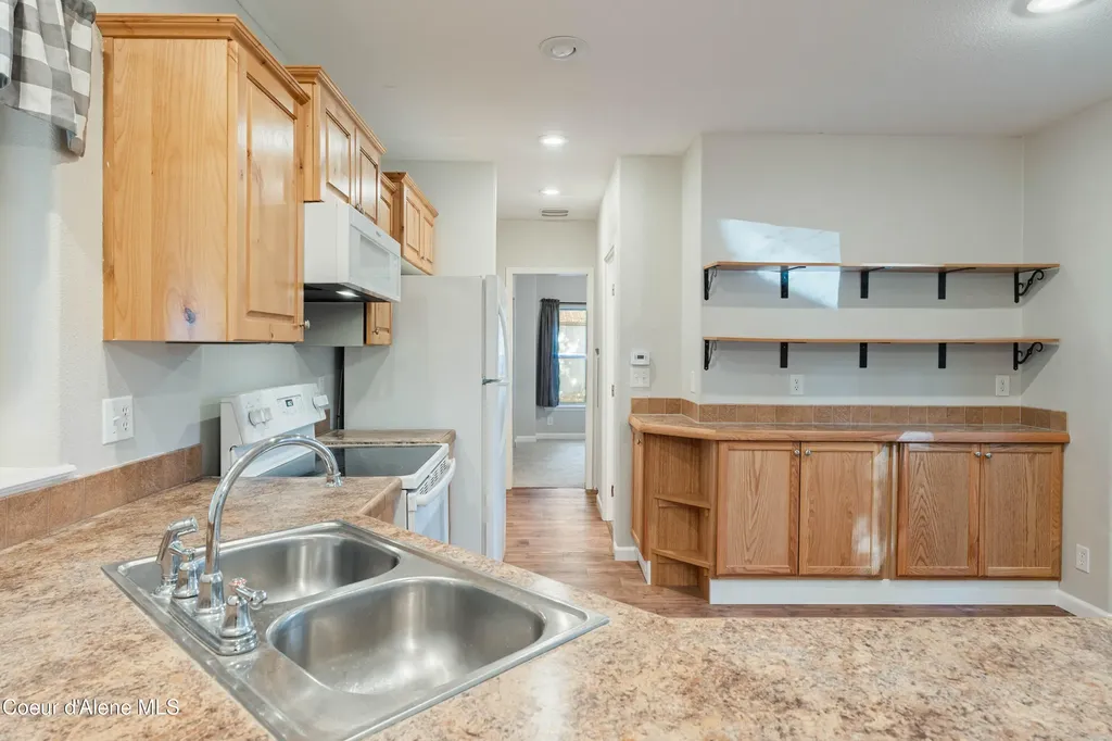 7562 W Spirit Lake Road Spirit Lake ID 83869