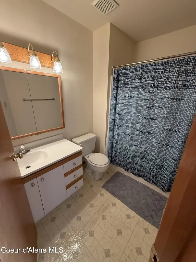 289 Swan Shores Sagle ID 83860