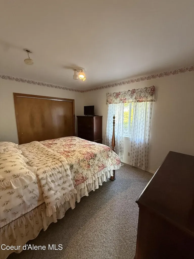 289 Swan Shores Sagle ID 83860