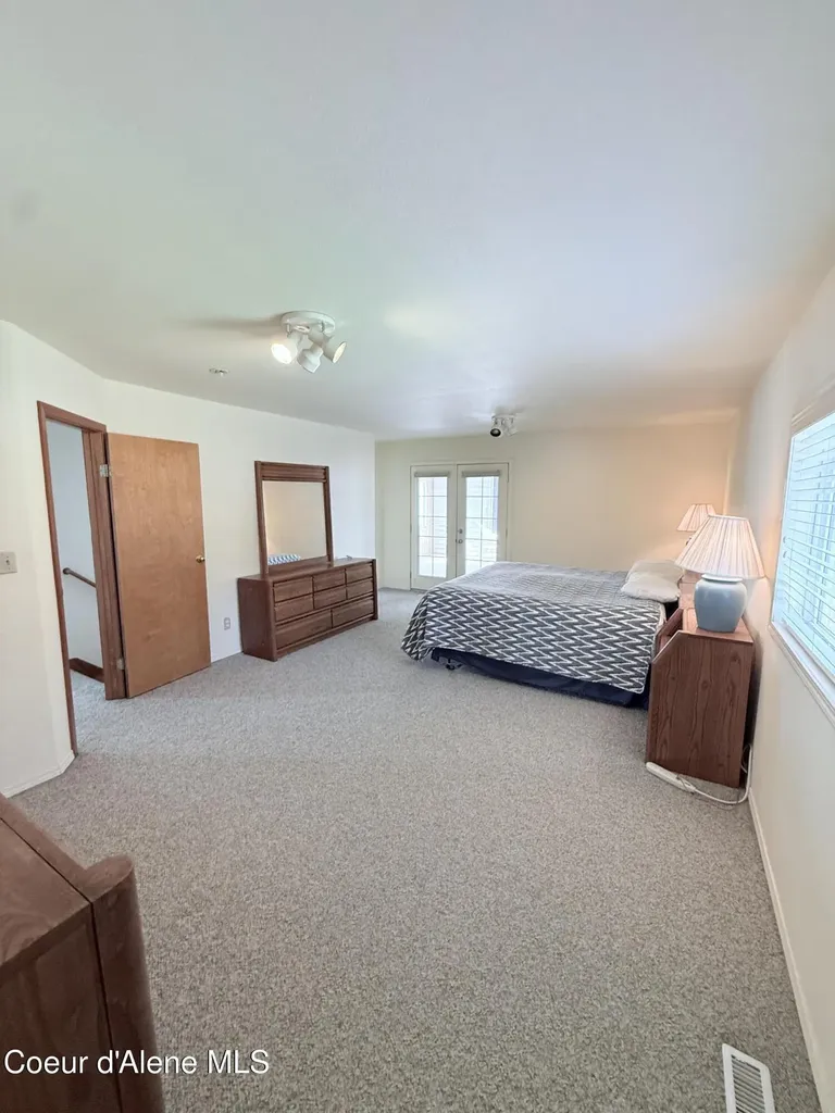 289 Swan Shores Sagle ID 83860