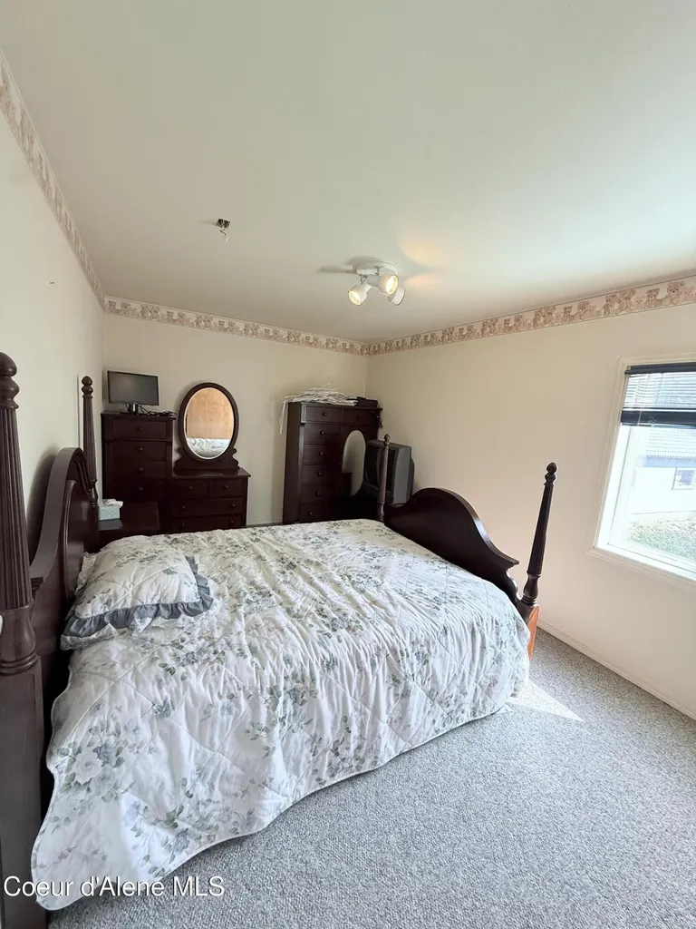 289 Swan Shores Sagle ID 83860