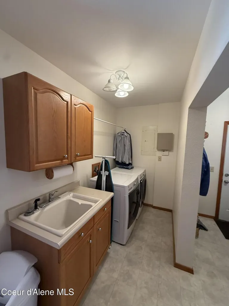 289 Swan Shores Sagle ID 83860