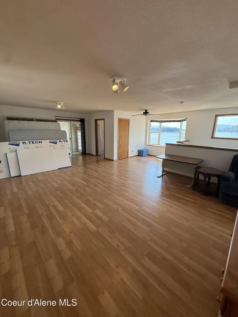289 Swan Shores Sagle ID 83860