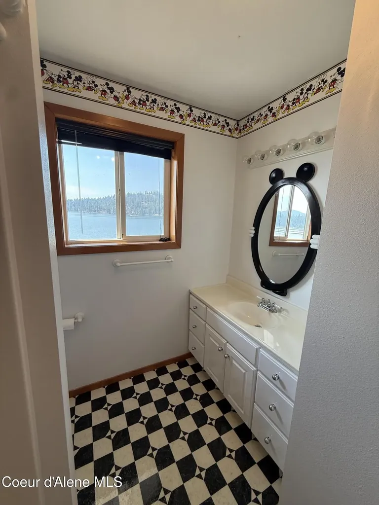 289 Swan Shores Sagle ID 83860