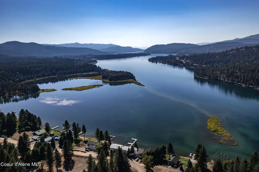 289 Swan Shores Sagle ID 83860