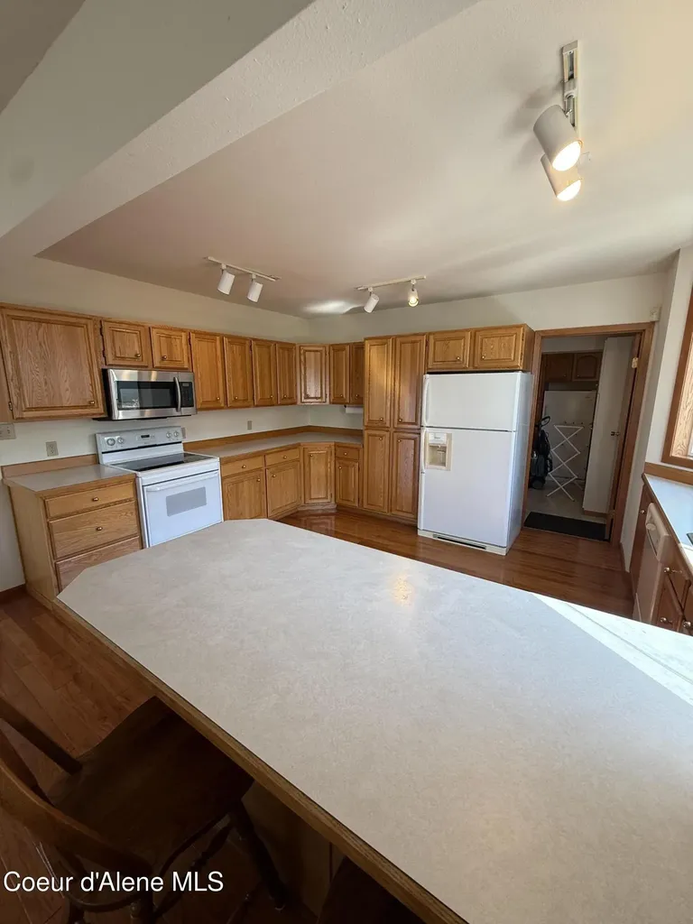 289 Swan Shores Sagle ID 83860