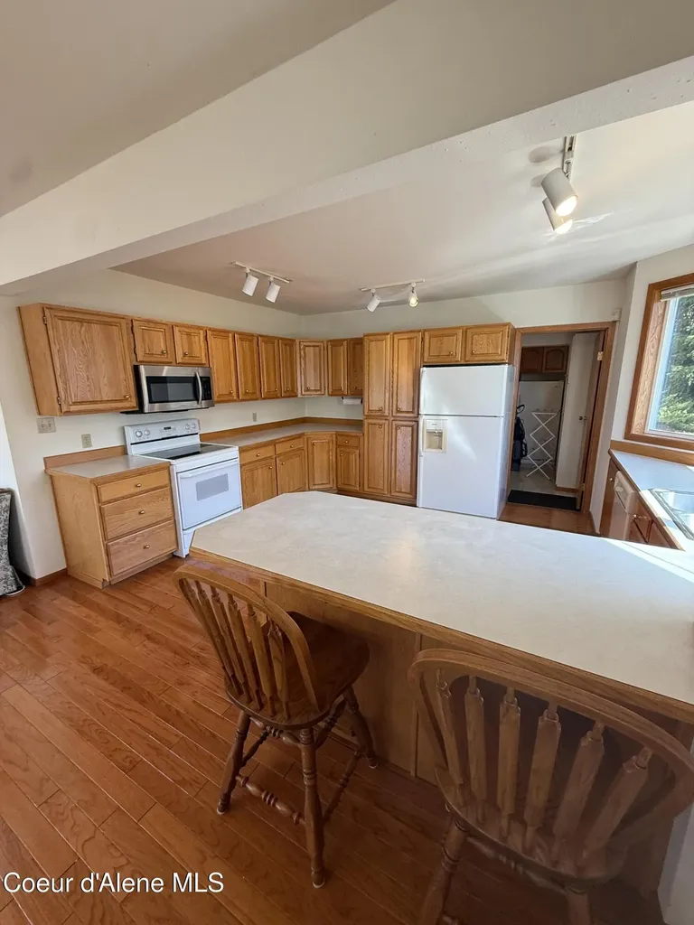 289 Swan Shores Sagle ID 83860