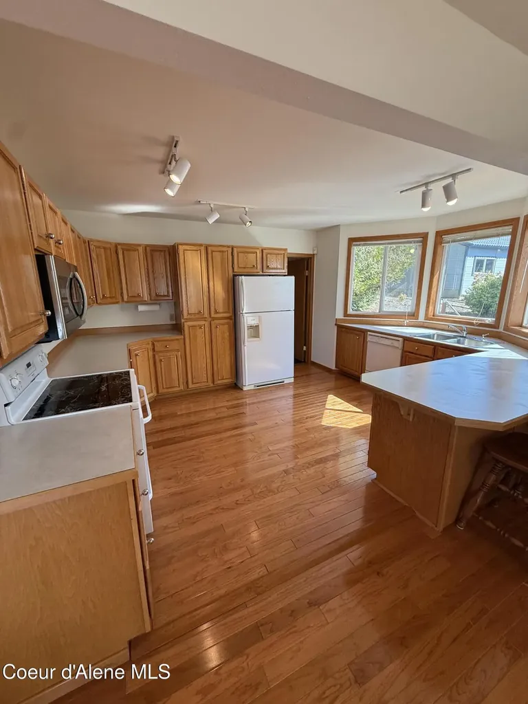 289 Swan Shores Sagle ID 83860