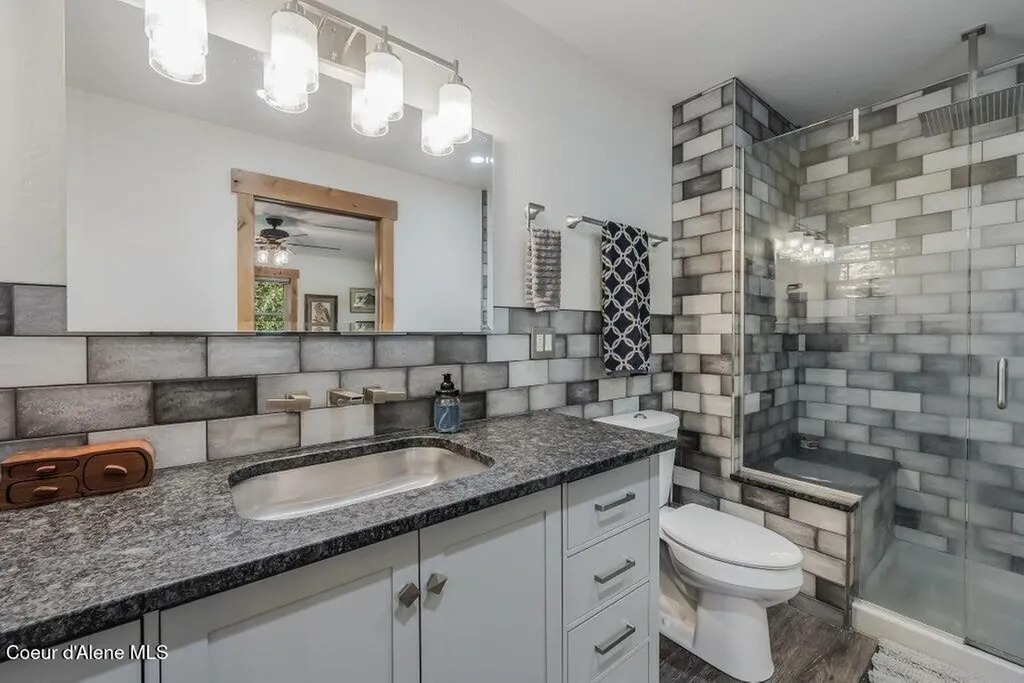 2853 N Kootenai Road Sandpoint ID 83864