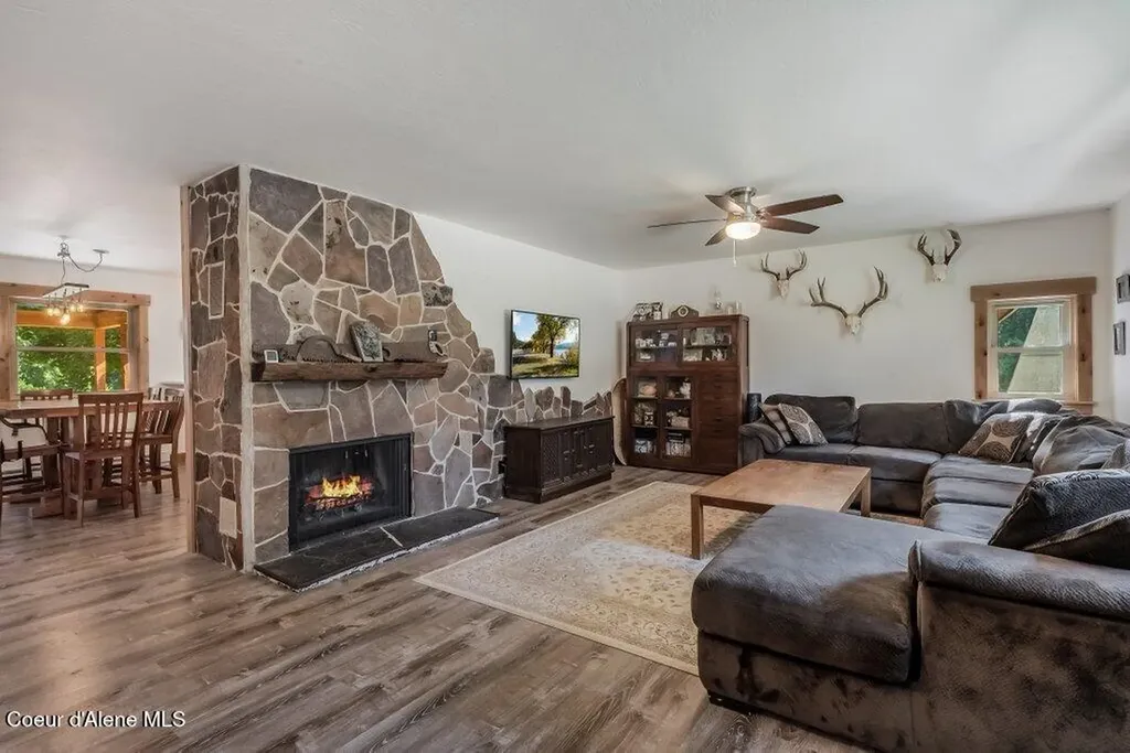 2853 N Kootenai Road Sandpoint ID 83864