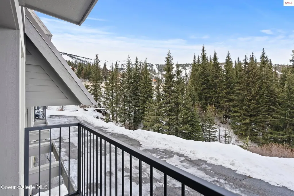 8705 Schweitzer Mtn Road Sandpoint ID 83864