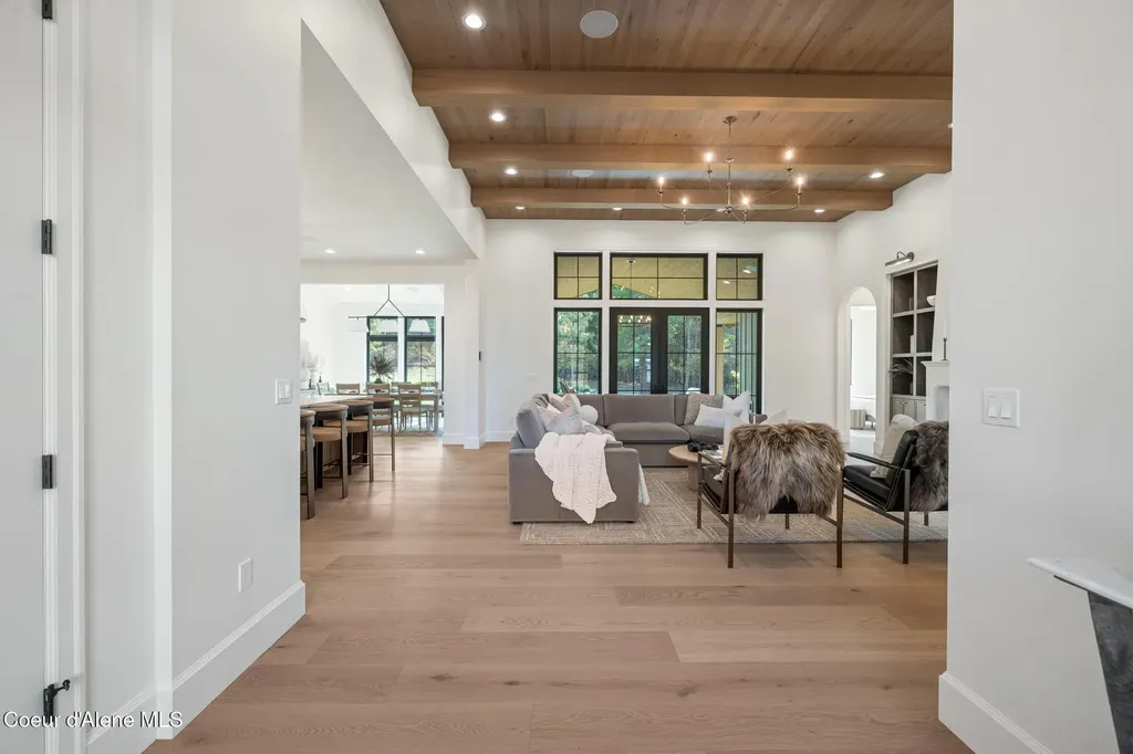 3880 E Winray Drive Hayden ID 83835