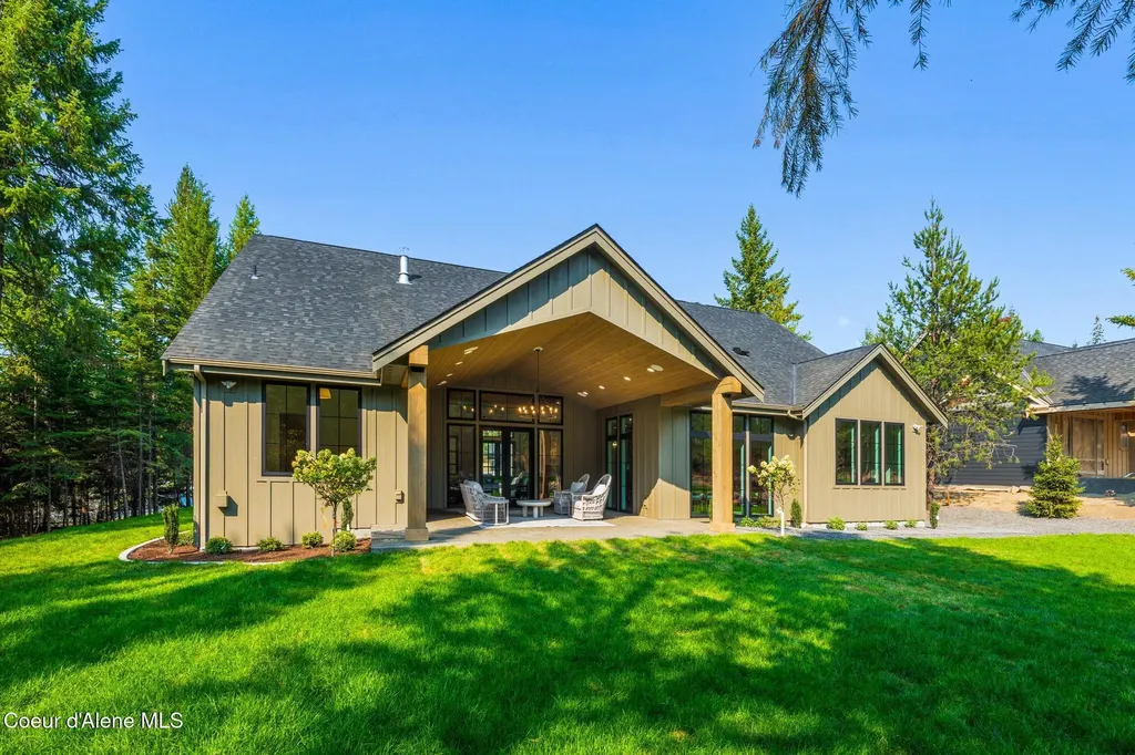 3880 E Winray Drive Hayden ID 83835