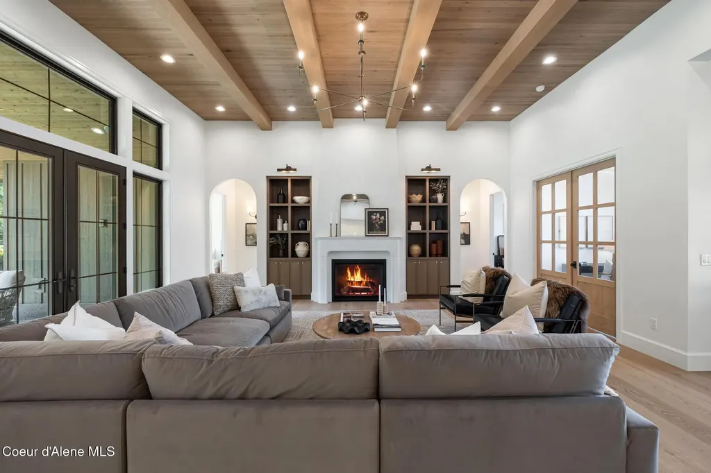 3880 E Winray Drive Hayden ID 83835