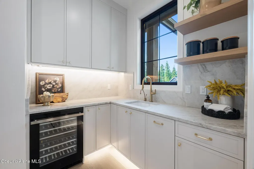 3880 E Winray Drive Hayden ID 83835