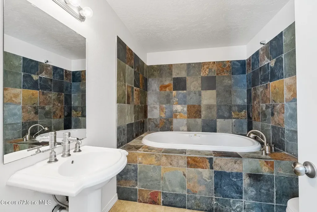 7372 N Bedford Lane Coeur D'alene ID 83815