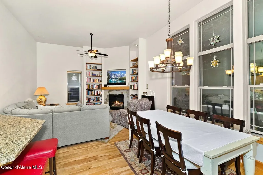 4303 Burns Court Sandpoint ID 83864
