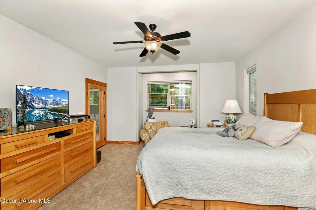 4303 Burns Court Sandpoint ID 83864