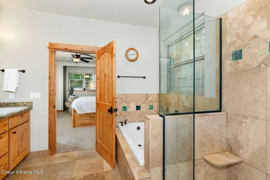 4303 Burns Court Sandpoint ID 83864