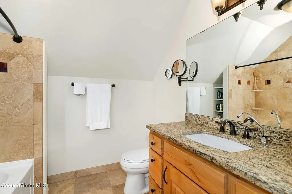 4303 Burns Court Sandpoint ID 83864