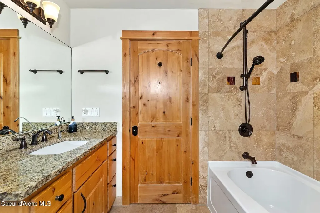 4303 Burns Court Sandpoint ID 83864