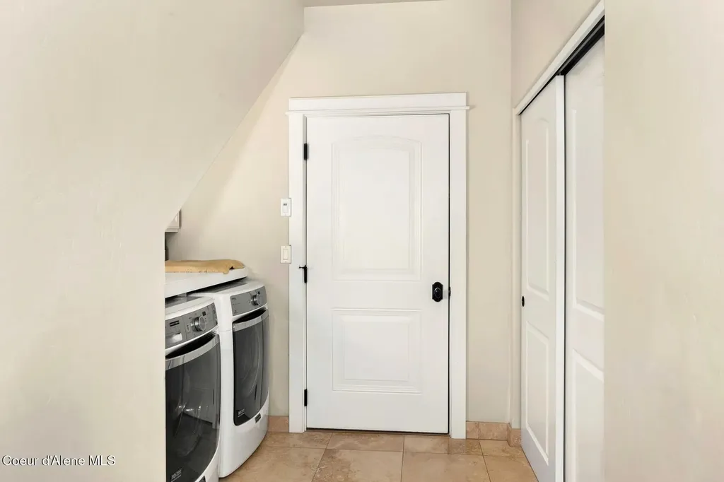 4303 Burns Court Sandpoint ID 83864