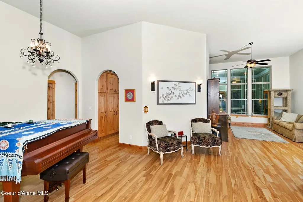 4303 Burns Court Sandpoint ID 83864