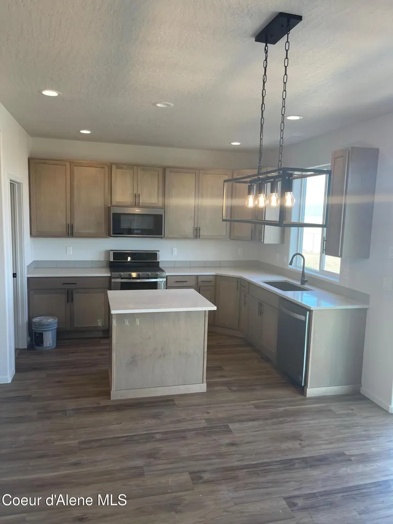 5945 Pelican Loop Rathdrum ID 83858