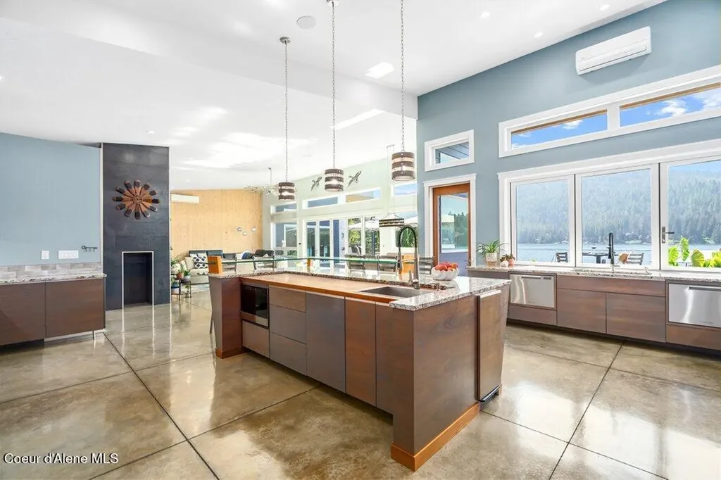 494 Snug Harbor Road Sandpoint ID 83864