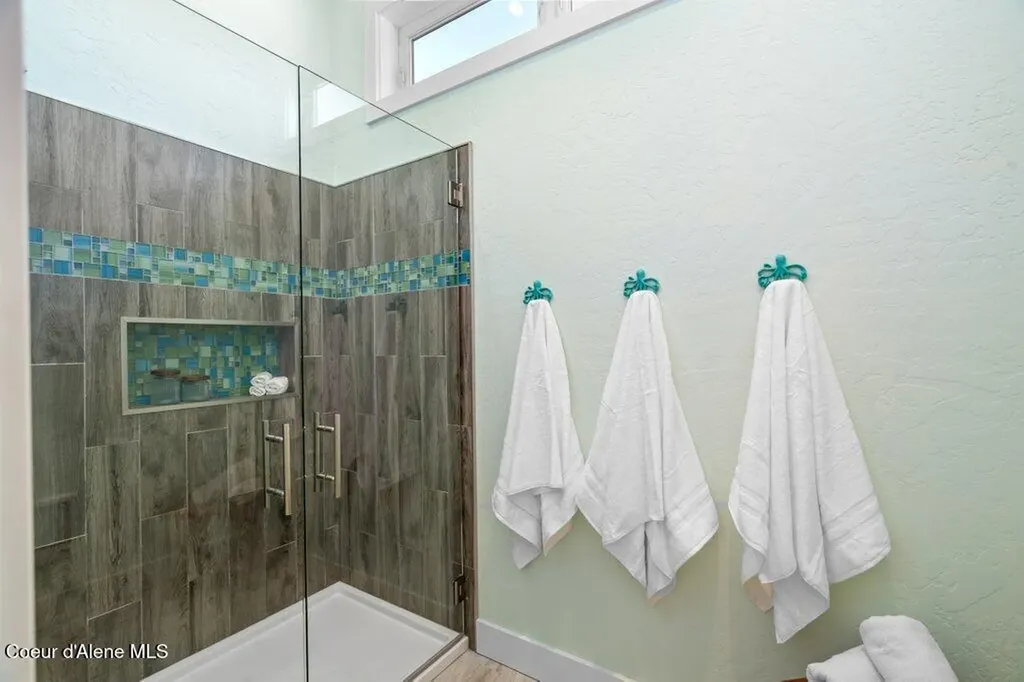494 Snug Harbor Road Sandpoint ID 83864