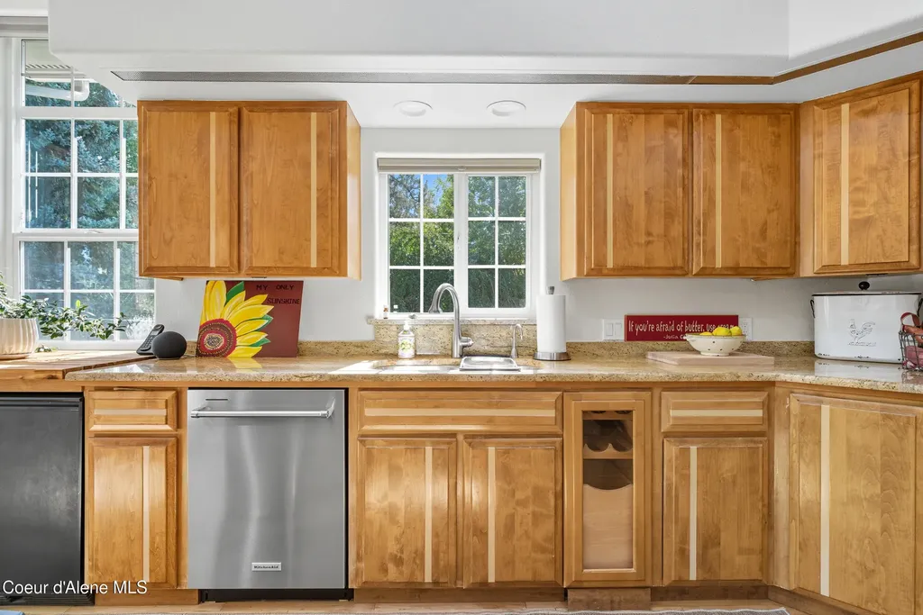 5811 E Shoreline Drive Post Falls ID 83854
