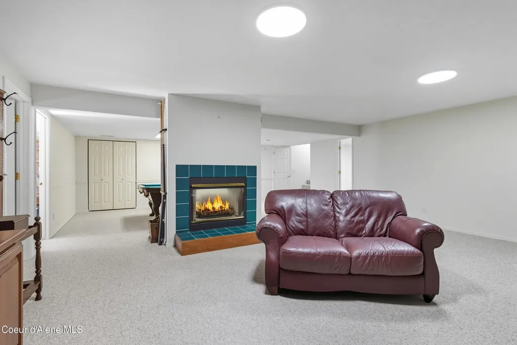 5811 E Shoreline Drive Post Falls ID 83854