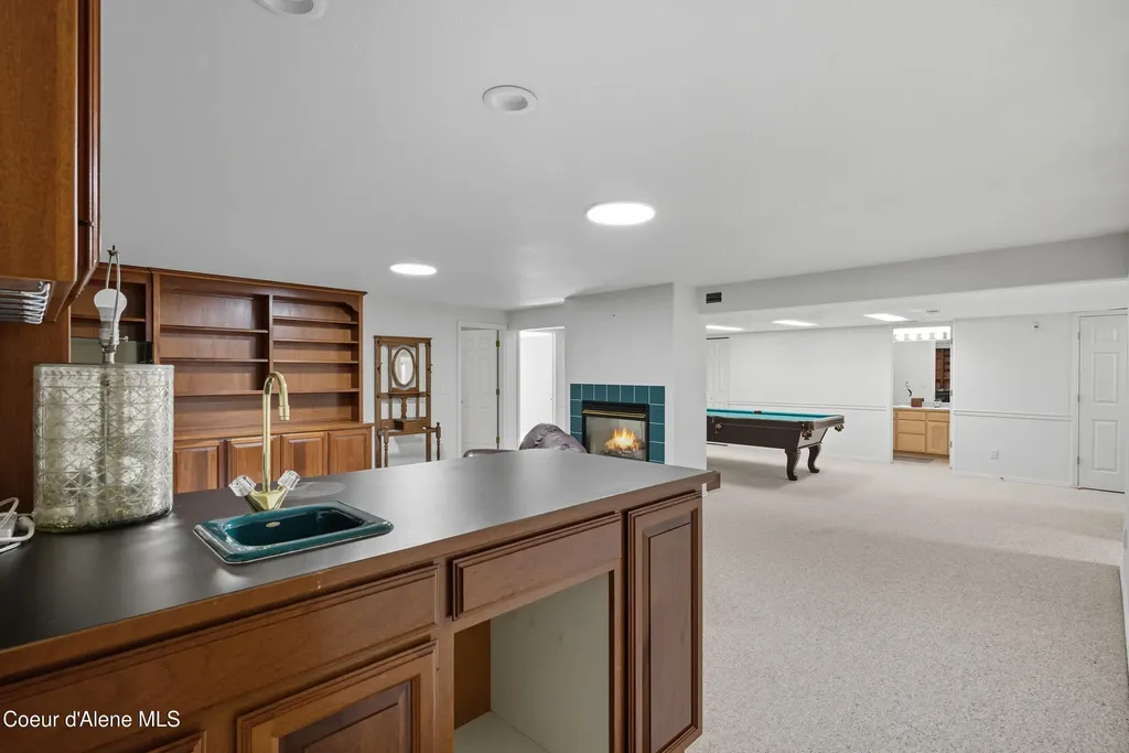 5811 E Shoreline Drive Post Falls ID 83854