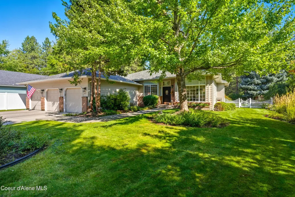 5811 E Shoreline Drive Post Falls ID 83854