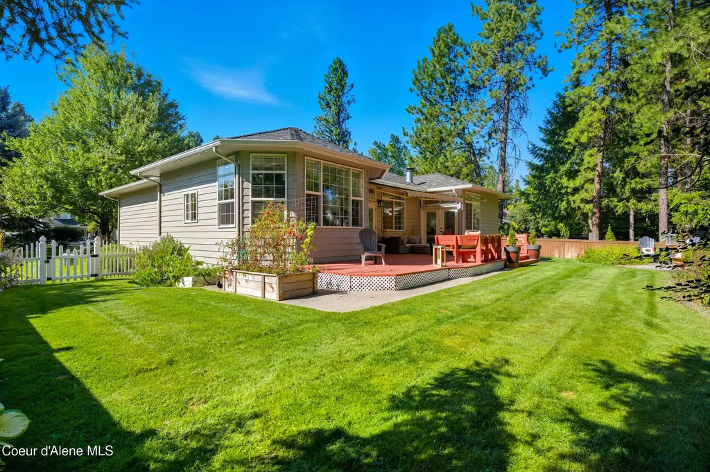 5811 E Shoreline Drive Post Falls ID 83854