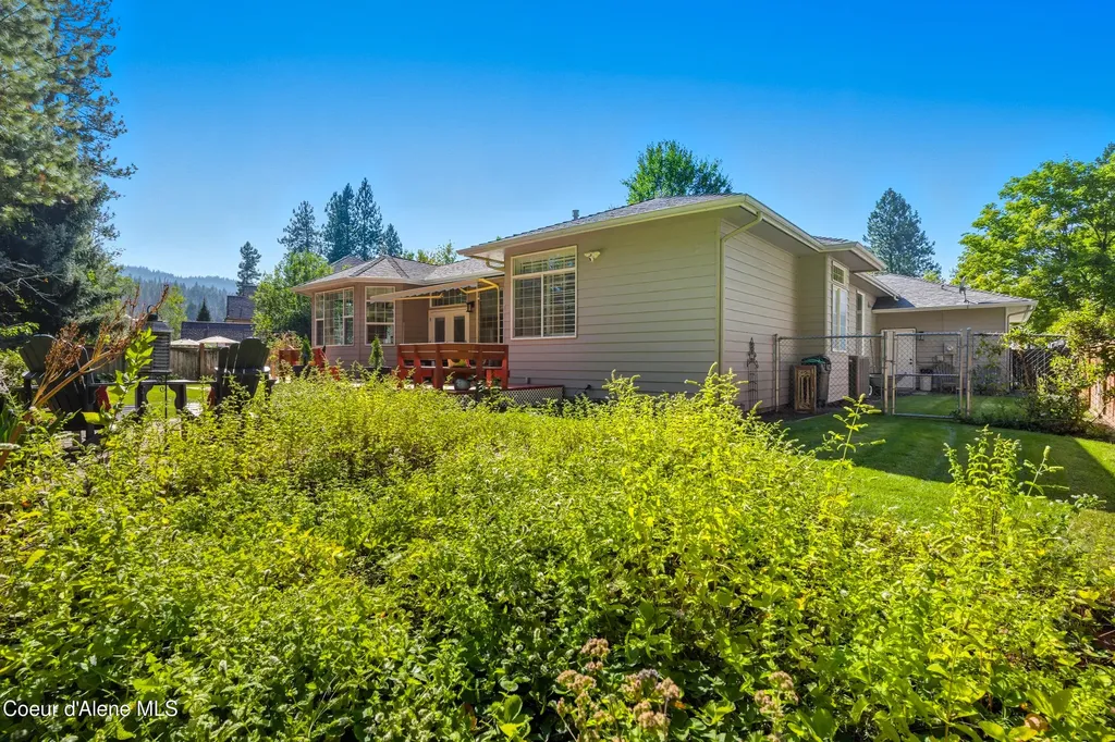5811 E Shoreline Drive Post Falls ID 83854