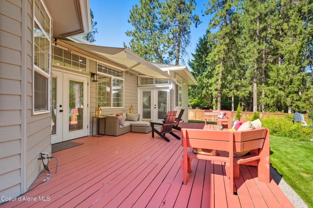 5811 E Shoreline Drive Post Falls ID 83854