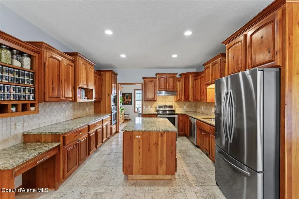 9537 E Parks Road Athol ID 83801