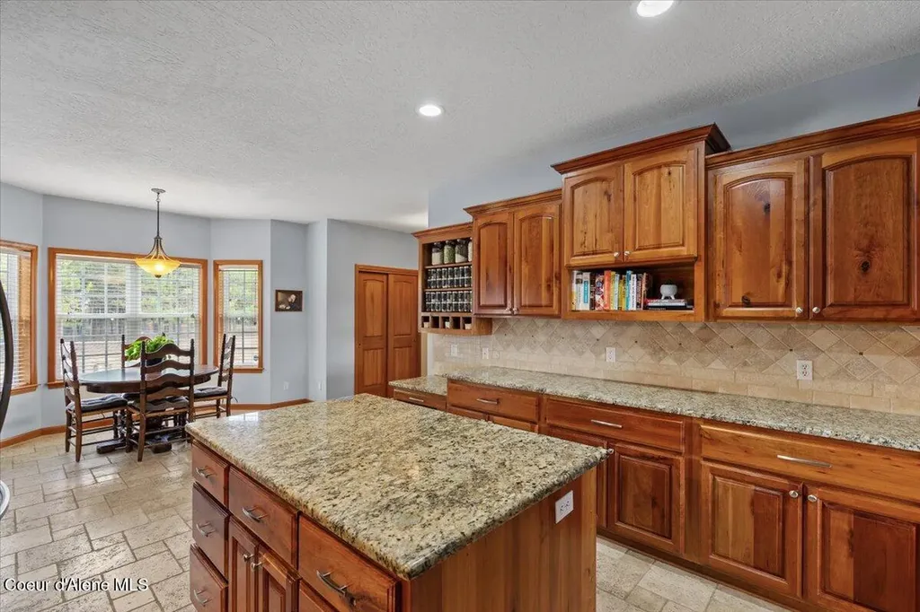 9537 E Parks Road Athol ID 83801