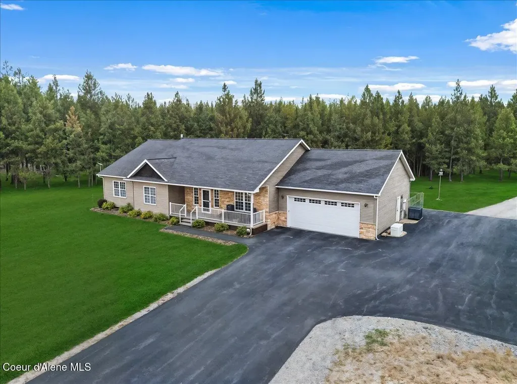 9537 E Parks Road Athol ID 83801
