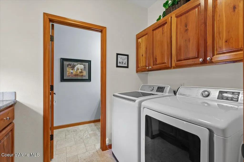 9537 E Parks Road Athol ID 83801