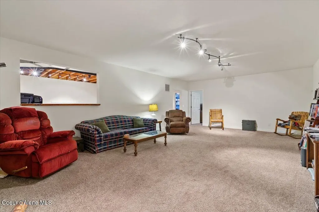 9537 E Parks Road Athol ID 83801