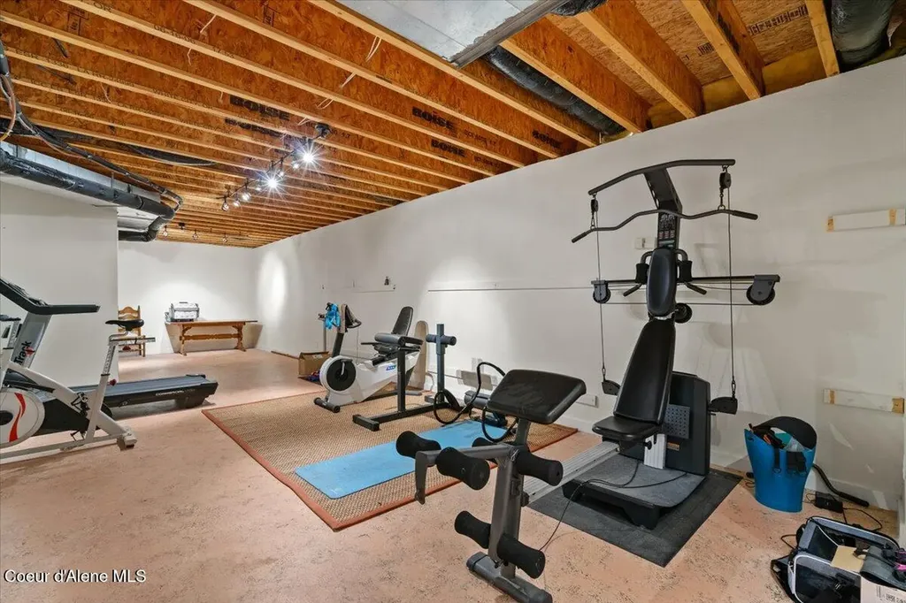 9537 E Parks Road Athol ID 83801