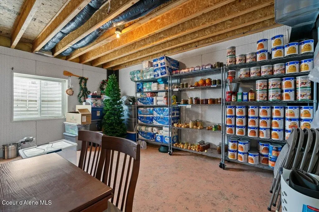 9537 E Parks Road Athol ID 83801