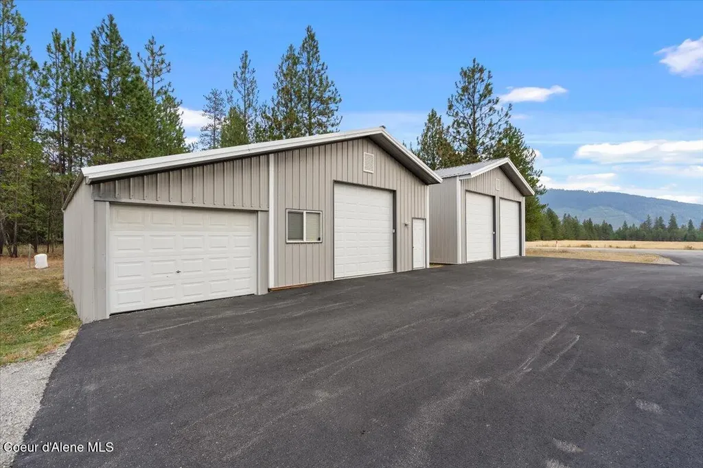9537 E Parks Road Athol ID 83801